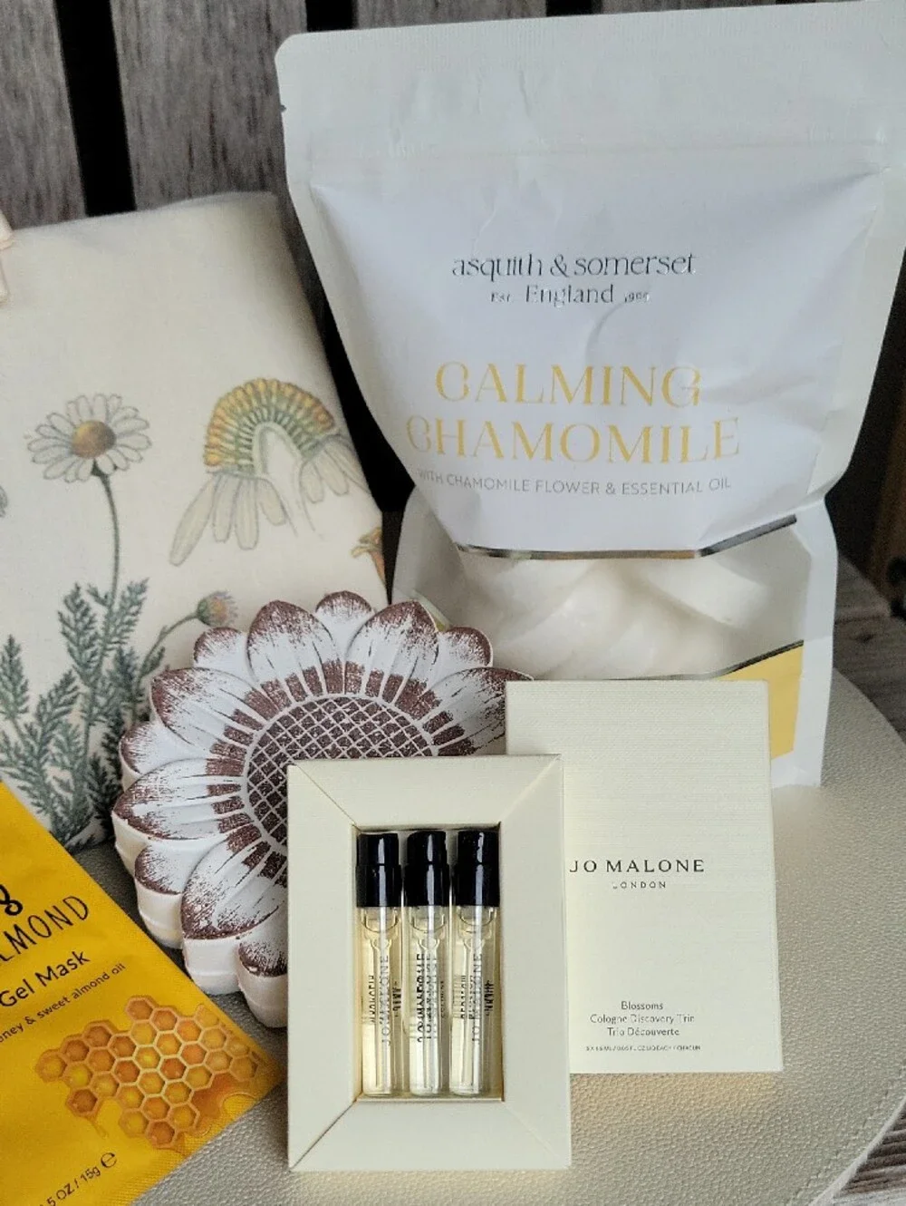 Asquith & Somerset Calming Chamomile Floral Spa Gift Set — Multi Item Bundle